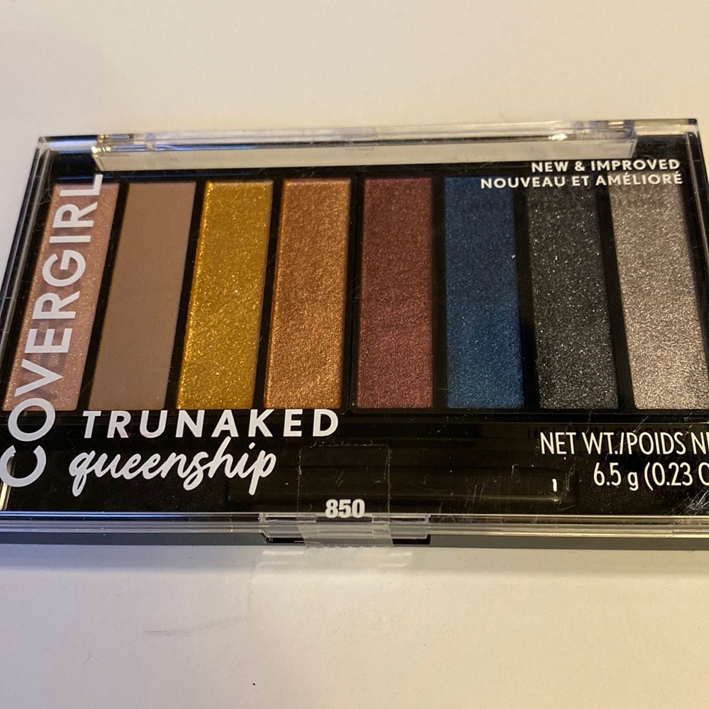 COPY - NEW Covergirl Trunaked Queenship Palette 850